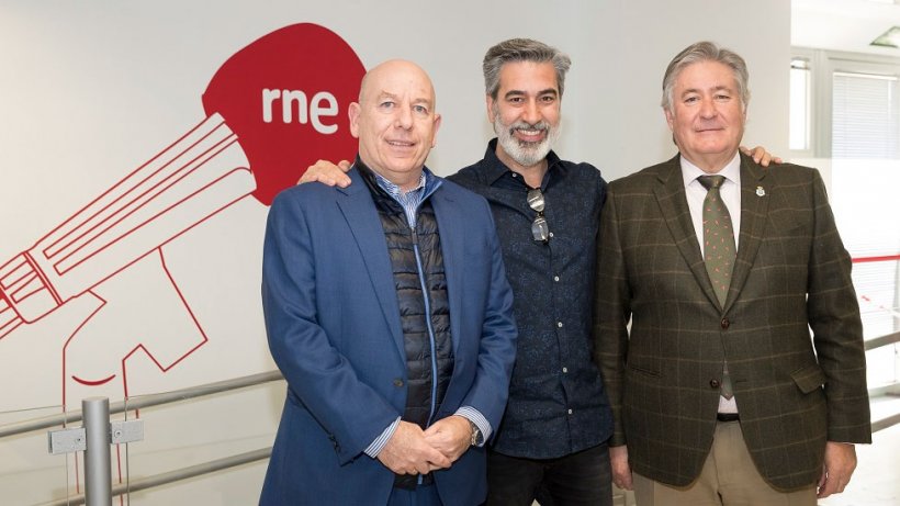 De izquierda a derecha: Alberto Herranz (director de INTERPORC), Arturo Mart&iacute;n (conductor del programa) y Luis Alberto Garc&iacute;a (presidente del Colegio de Veterinarios de Toledo).
