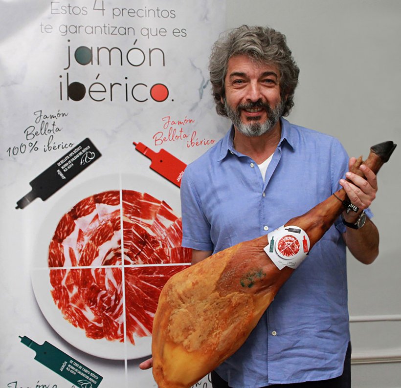 En la 65 edici&oacute;n del Festival de San Sebasti&aacute;n ASICI galardon&oacute;&nbsp;con un Jam&oacute;n Ib&eacute;rico al reconocido actor argentino Ricardo Dar&iacute;n. (&copy; Festival de San Sebasti&aacute;n, fot&oacute;grafo: Asier Garmendia).
