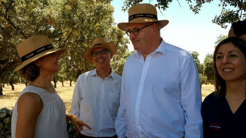 García Tejerina y Phil Hogan, en COVAP