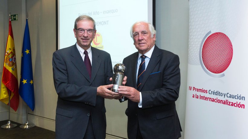 Jordi Bernardo, Director de Marketing de Casademont, y el Alto Comisionado de la Marca Espa&ntilde;a, Don Carlos Espinosa de los Monteros, Presidente del jurado de los premios
