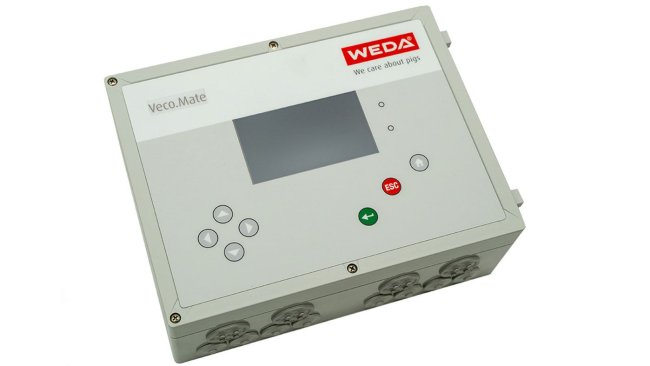 El regulador climático Veco.Mate ofrece numerosas posibilidades de conexión para efectuar la lectura de datos de sensores, sondas y ventiladores de medición para instalar y regular compuertas, ventiladores, calentadores o válvulas de entrada de aire.