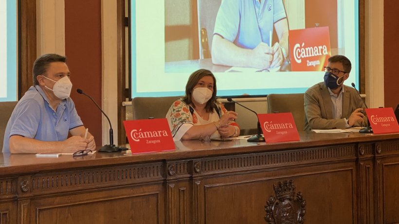 Arturo Daud&eacute;n, Nieves &Aacute;greda y Miguel &Aacute;ngel Com&iacute;n en la apertura de la sesi&oacute;n
