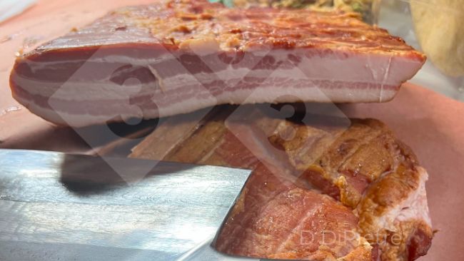 Figura 2. El bacon preparado por el autor, Dennis DiPietre.
