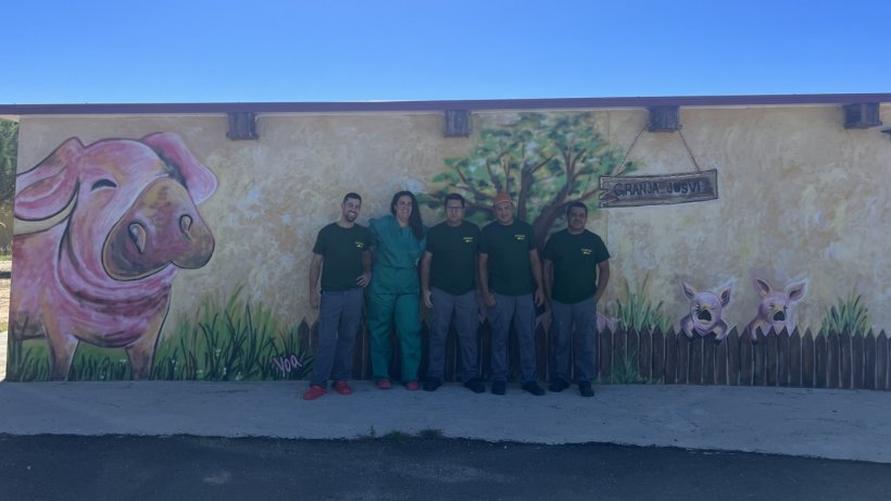 Granja Josvi Tejares, en Tejares de Fuentidue&ntilde;a (Segovia),&nbsp;Premio Especial&nbsp;One Health&nbsp;de Ceva Salud Animal.
