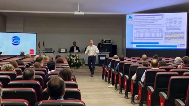 David Espigares, responsable del Servicio Técnico Porcino, durante su intervención en el Simposio de Porcinocultura.
