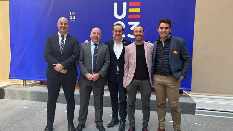 Pedro L&oacute;pez y Javier Lorente (333 Corporate) junto a Miguel &Aacute;ngel Higuera y Arturo Hernang&oacute;mez de ANPROGAPOR y Alberto Herranz de INTERPORC.
