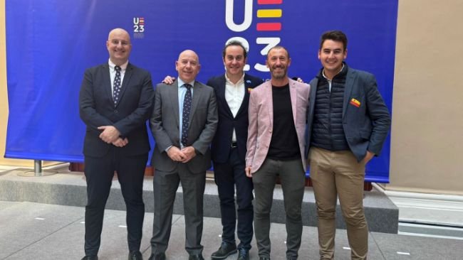 Pedro López y Javier Lorente (333 Corporate) junto a Miguel Ángel Higuera y Arturo Hernangómez de ANPROGAPOR y Alberto Herranz de INTERPORC.