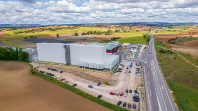 Planta del Grupo Vall Companys en Villar de Olalla (Cuenca) que cuenta con un parque solar para autoabastecerse a nivel energético. 