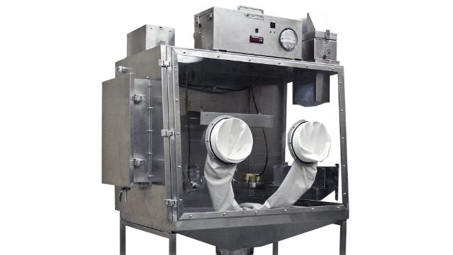 Figura 1. Sistema modular de aislamiento de animales utilizado para la exposici&oacute;n de primerizas&nbsp;a&nbsp;aerosoles&nbsp;de homogeneizado pulmonar diluido que conten&iacute;a la&nbsp;cepa 232 de M. hyopneumoniae. Fuente: www.altdesign.com
