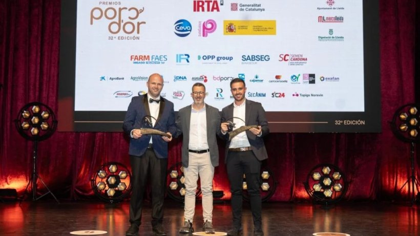 Premio Porc d&rsquo;Or One Health 2025, de Ceva Salud Animal para&nbsp;granja Laguarres - Agropecuaria del Is&aacute;bena. Entregado por Rafael Pedrazuela,&nbsp;Director de la Unidad de Negocio de CEVA Salud Animal

