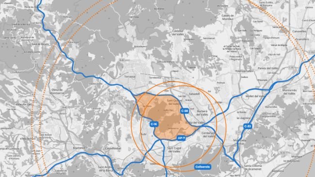 Zona core, en naranja, delimitada por las las autopistas AP7, C58 y C16. Los círculos indican la zona de 6 y de 20km.