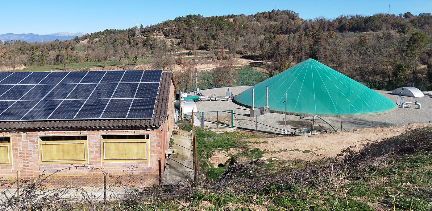 Digestor y placas solares