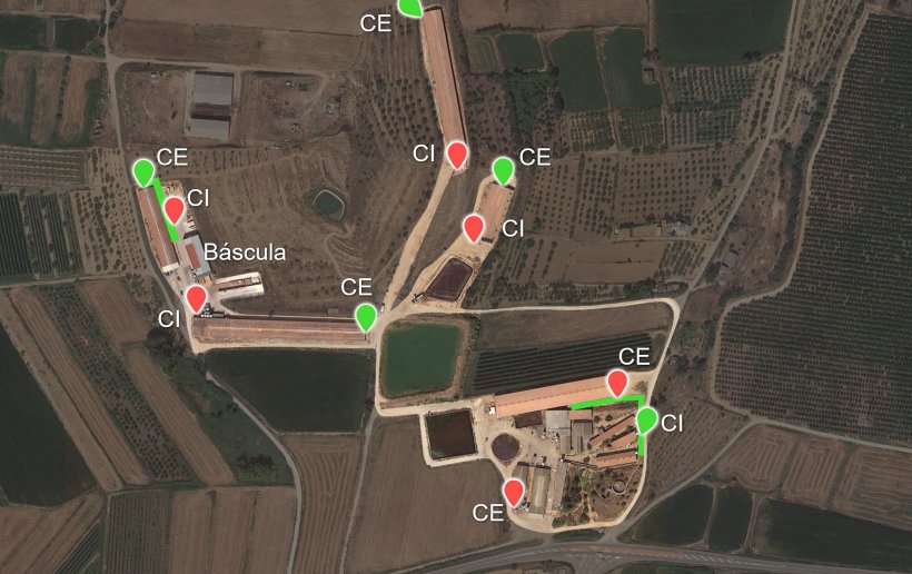 Imagen 6. En verde se representan los nuevos cargadores propuestos (punteros verdes) y las dos plataformas creadas (tambi&eacute;n en verde). CI: Cargador interno; CE: Cargador externo.
