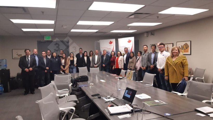 Asistentes al conversatorio&nbsp;&ldquo;Retos de la industria porcina: Una mirada desde Canad&aacute;&rdquo;&nbsp;
