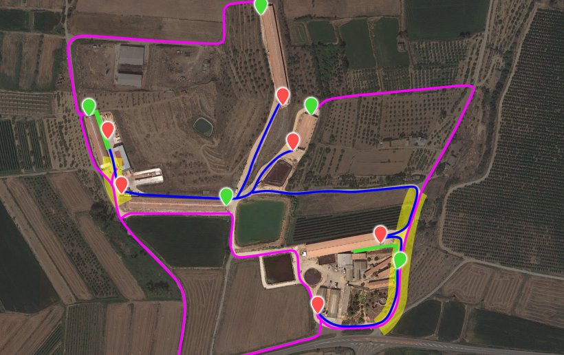 Imagen 7. Representaci&oacute;n de las modificaciones propuestas incorporando los nuevos cargadores (punteros verdes). La zona de riesgo de contaminaci&oacute;n cruzada (resaltado amarillo) entre el cami&oacute;n interno (azul) y el externo (lila) se ha reducido a 2 puntos gracias a la apertura/adecuaci&oacute;n de caminos y la modificaci&oacute;n del vallado.
