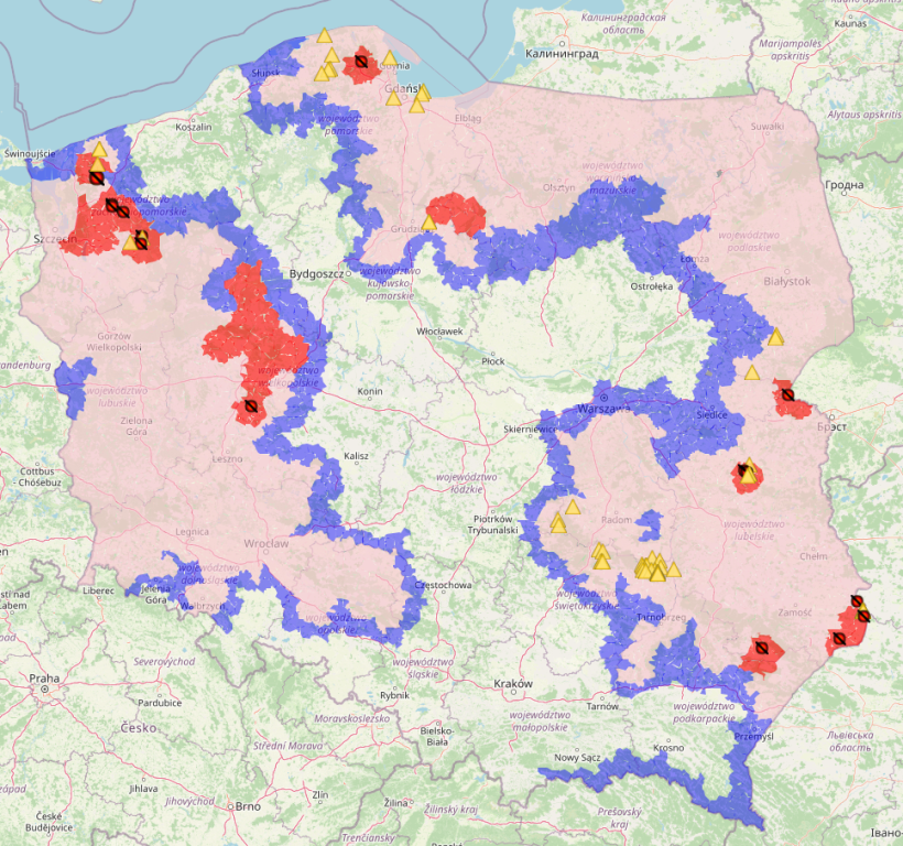 strefy ASF we wrześniu 2025r. Czerwonymi kółkami zaznaczone są ogniska u świń z 2025r., a żółtymi trójkątami przypadki ASF u dzików odnotowane od początku września tego roku.