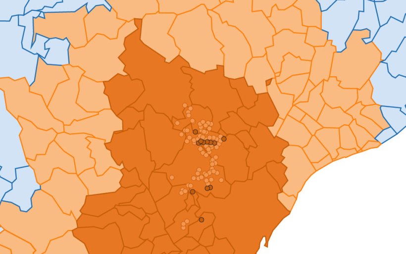 Localiza&ccedil;&atilde;o detalhada dos 216 casos de javali detectados na Zona Restrita II. C&iacute;rculo claro: casos anteriores. C&iacute;rculo escuro: casos recentemente notificados (Fonte: Departamento de Agricultura, Pecu&aacute;ria, Pescas e Alimenta&ccedil;&atilde;o).
